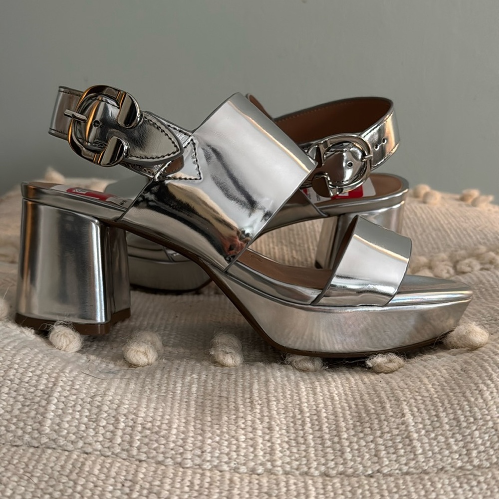 Aerosoles Womens Camila Silver Faux Leather sandals NWT size 7.5